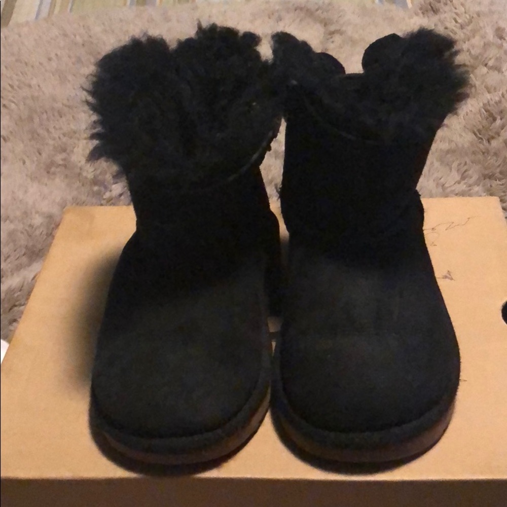 Toddler Black Uggs with bow size 8
